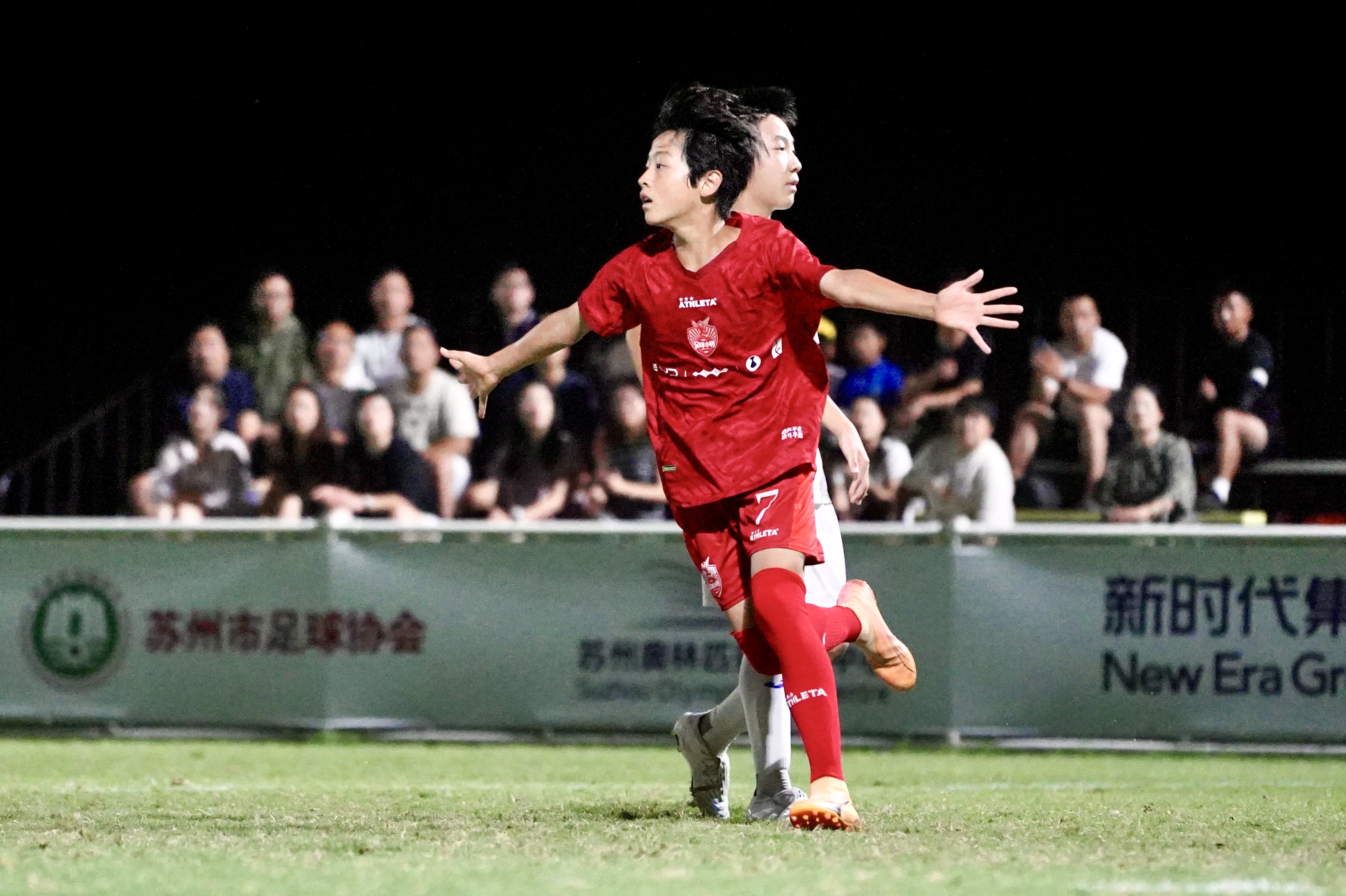 体育新星崭露头角，国内足球界掀起新一轮风潮的简单介绍